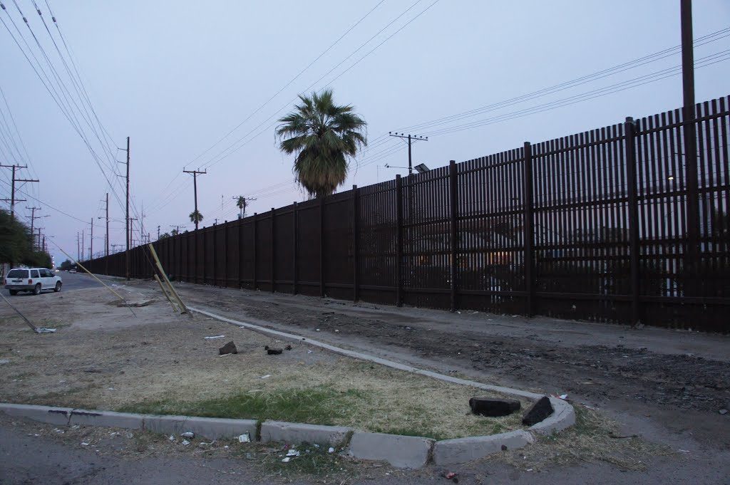 Homeland Security Chief: ‘I’m Above the Law’ Fence on California-Mexico Border.