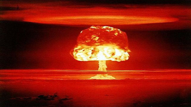 Picture of a mushroom cloud from a nuclear bomb