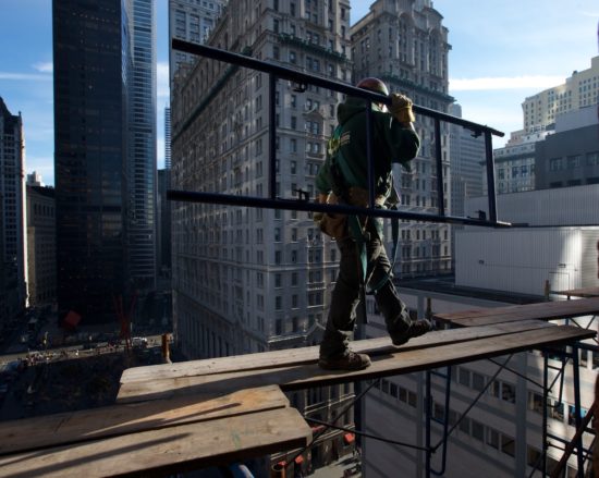 Construction worker in Manhattan 11 floors above the street with no lifeline