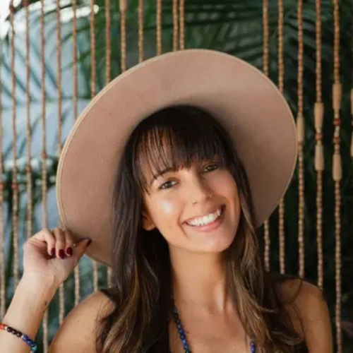 Ayurella Horn-Muller