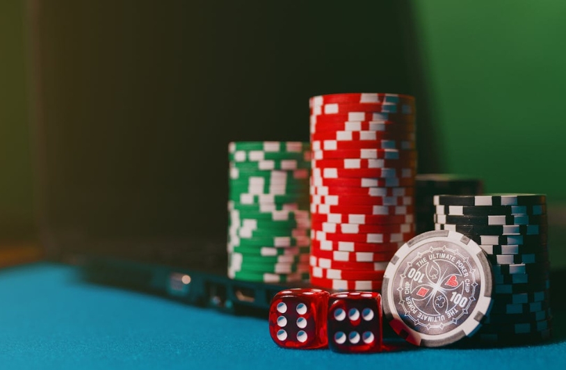 Instant Withdrawal Casinos and Financial Regulations: Are Consumer Protections Keeping Up? Poker Chips.
