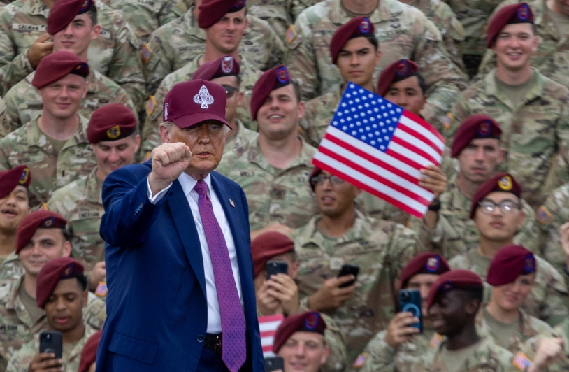TRUMP with military at Fort Bragg