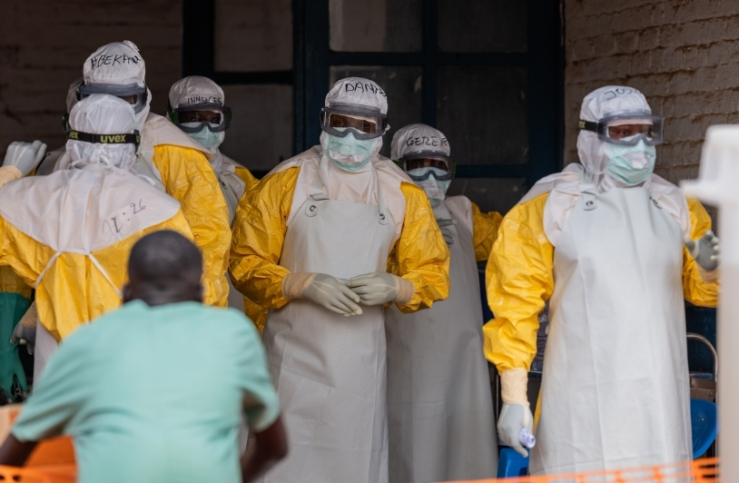 Health workers fighting ebola in Congo
