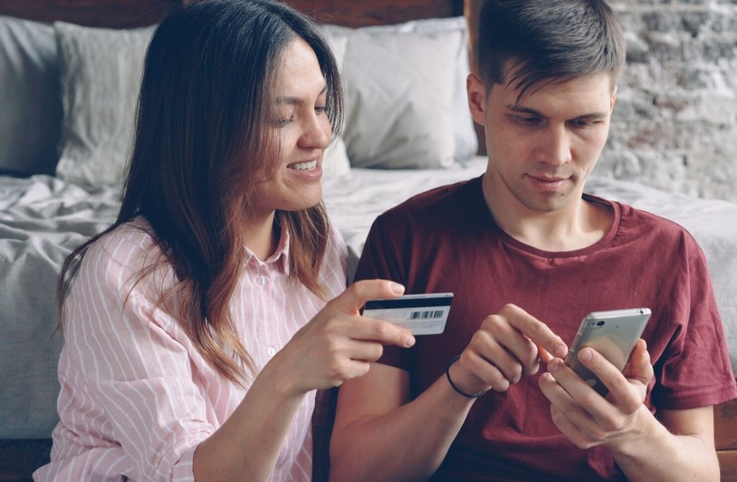 Who Protects the Online Dater? Why Washington Needs Clearer Rules for Dating Platforms Person swiping through profiles on a dating app on a smartphone