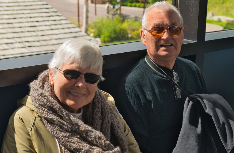 DCR-adult-pull-up-diapers-Insert3 Elderly couple wearing sunglasses